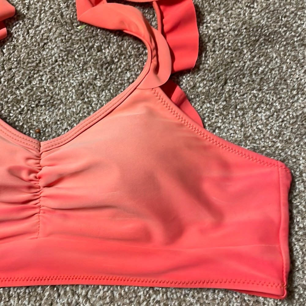 Ombre Ruffle Bikini Top - Picture 6 of 9